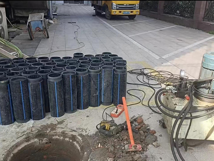 洛宁PE置换管厂家 DN315置换管 非开挖管短管置换